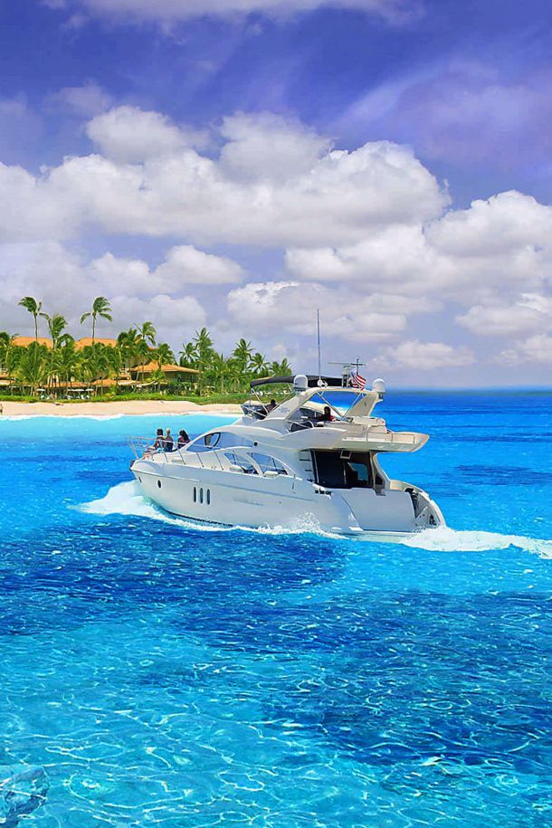 Yacht charter Bahamas with Theodoli